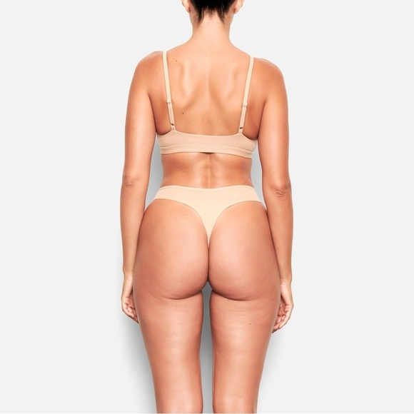 SKIMS FITS EVERYBODY TRIANGLE BRALETTE | STYLE: BR-TRI-2024 |COLOR: CLAY |NEWNWT - Picture 7 of 11